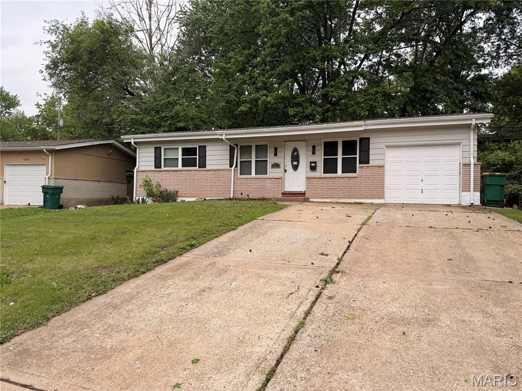 Photo of 10815 Vorhof Drive, St Louis, MO 63136 (MLS # 26026049)