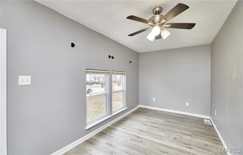 Photo of 900 N Elm Avenue, Webster Groves, MO 63119 (MLS # 26017965)