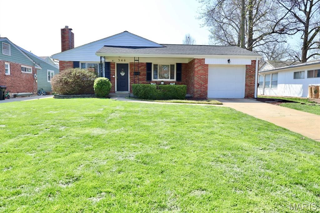 Photo of 546 Linwood Boulevard, Kirkwood, MO 63122 (MLS # 26017478)