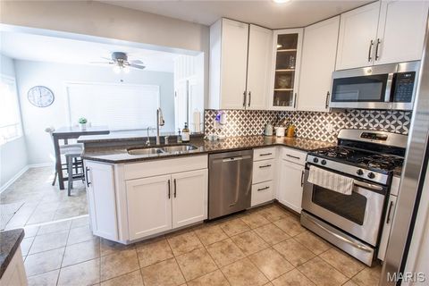 Tiny photo for 546 Linwood Boulevard, Kirkwood, MO 63122 (MLS # 26017478)