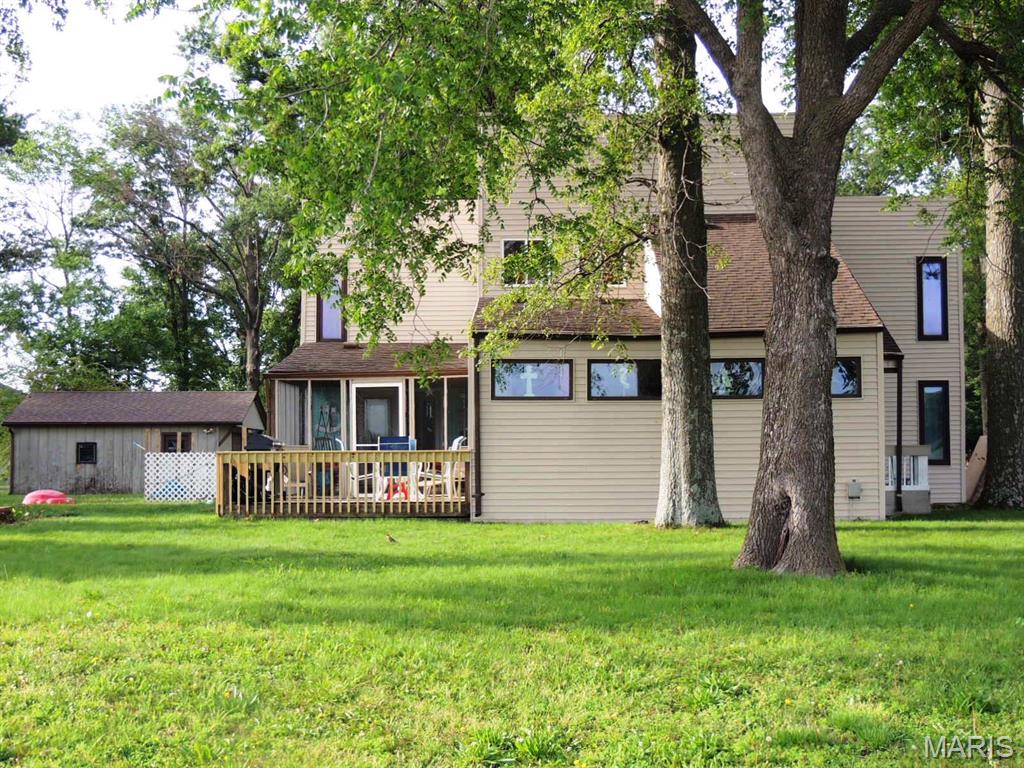 1209 N Hickory Drive