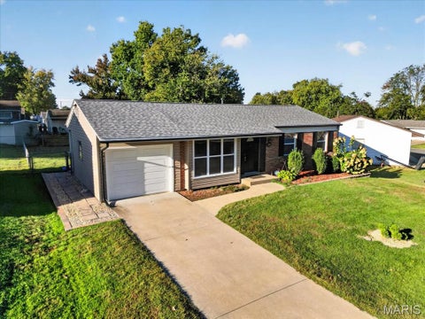 Tiny photo for 3219 Edgeworth Lane, St Charles, MO 63301 (MLS # 26066757)