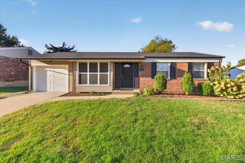 Photo of 3219 Edgeworth Lane, St Charles, MO 63301 (MLS # 26066757)