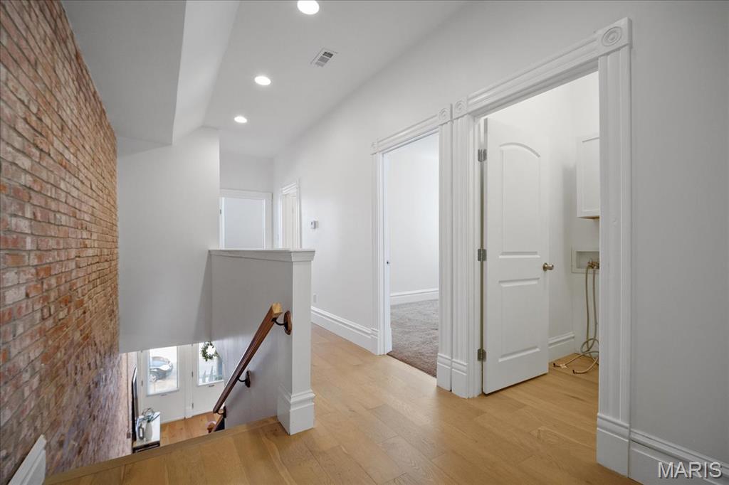 St Louis, Missouri 63118, United States, 3 Bedrooms Bedrooms, ,3 BathroomsBathrooms,Residential,Pending,189929