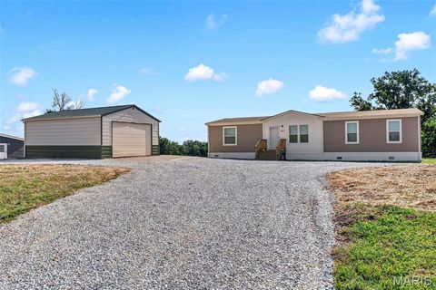 Tiny photo for 847 Highway Ee, Unincorporated, MO 63389 (MLS # 26047336)