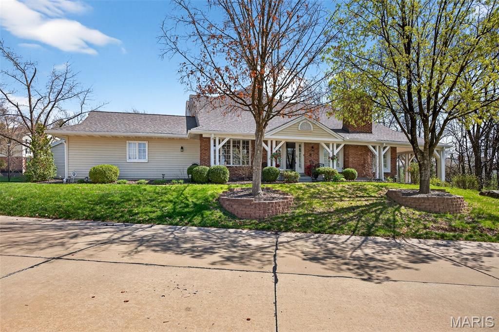 Photo of 15066 Green Circle Drive, Chesterfield, MO 63017 (MLS # 26017283)