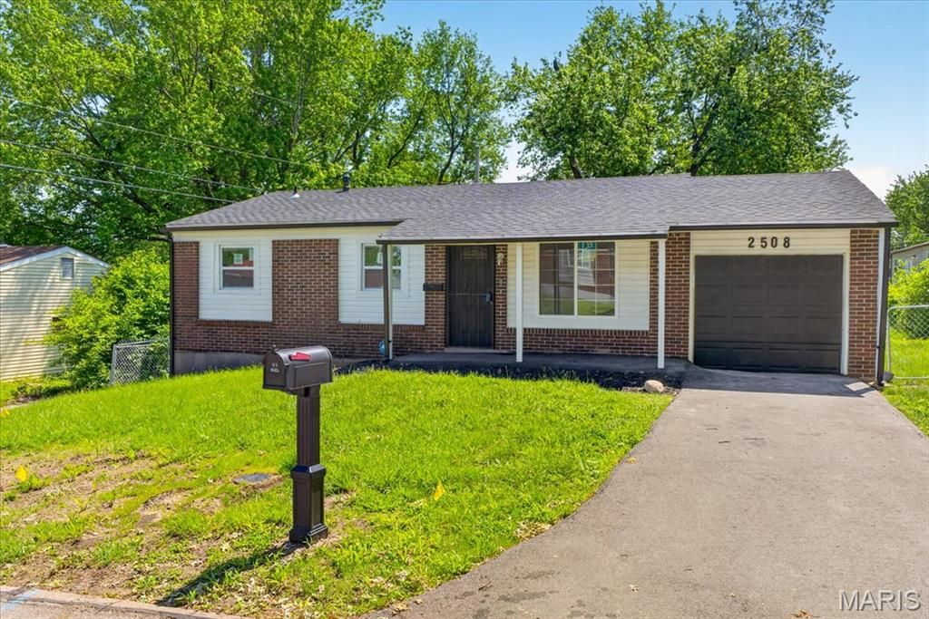 Photo of 2508 Countess Drive, St Louis, MO 63136 (MLS # 26025106)