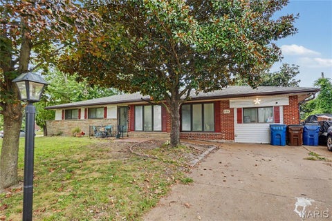 Tiny photo for 101 Sunset Drive, Hazelwood, MO 63042 (MLS # 26059095)