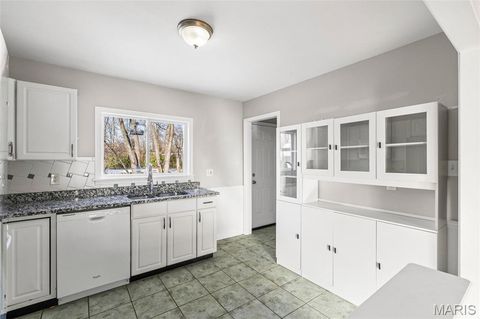 Tiny photo for 835 N Forest Avenue, Webster Groves, MO 63119 (MLS # 26019277)