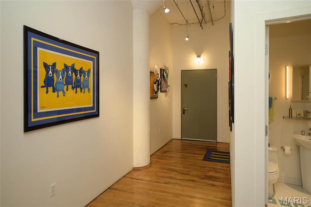 1010 Saint Charles Street 802