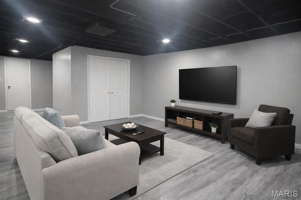 Foxrun 2 - Residential