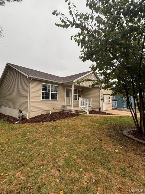 Tiny photo for 901 Main Street, Troy, MO 63379 (MLS # 26063687)