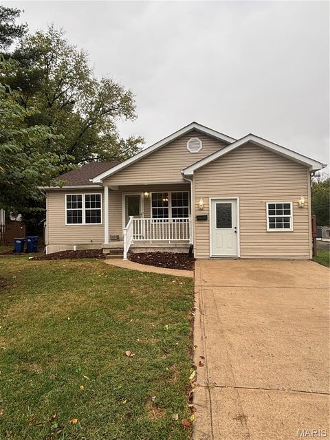 Tiny photo for 901 Main Street, Troy, MO 63379 (MLS # 26063687)