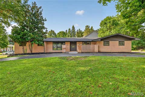 Photo of 14 Wedgewood Lane, Creve Coeur, MO 63141 (MLS # 26046942)