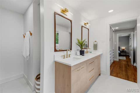 Tiny photo for 14 Wedgewood Lane, Creve Coeur, MO 63141 (MLS # 26046942)