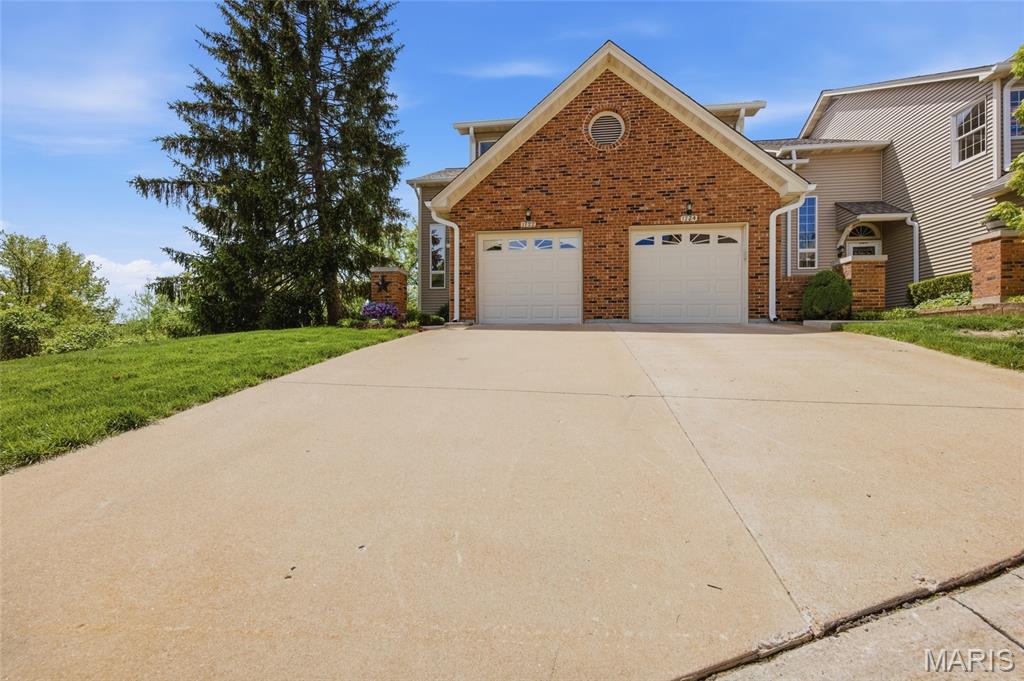 Clarkson Grove Condo Tenth - Residential