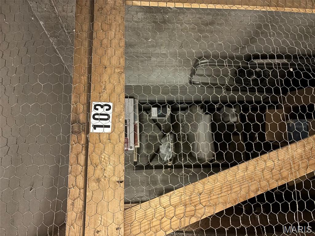 Carriage House Manor Condo Ph - Residential