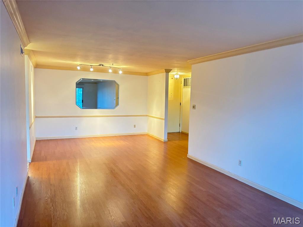 Carriage House Manor Condo Ph - Residential