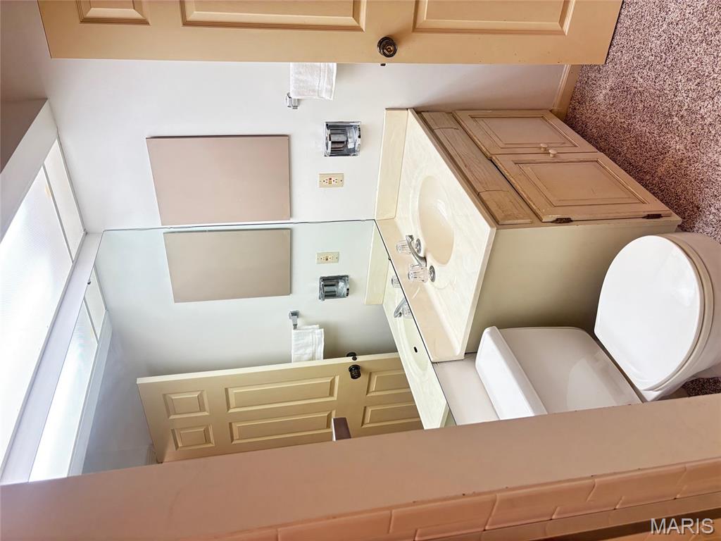 Carriage House Manor Condo Ph - Residential