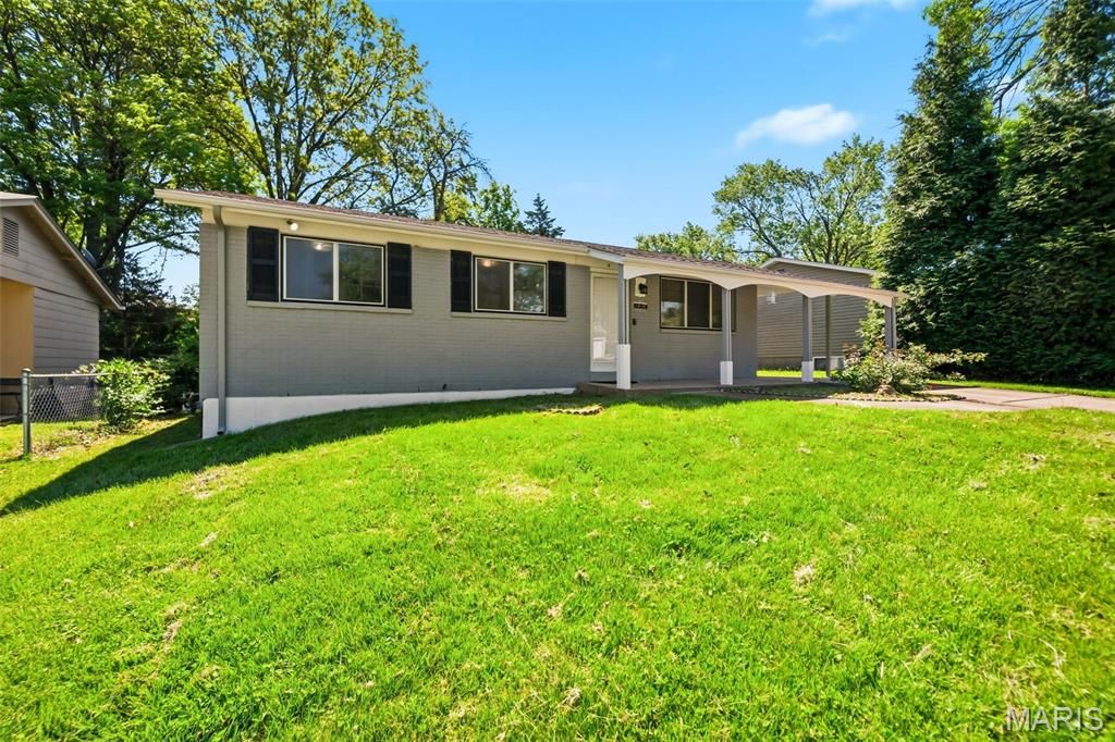 Photo of 1816 Schulte Hill Drive, Maryland Heights, MO 63043 (MLS # 26023868)