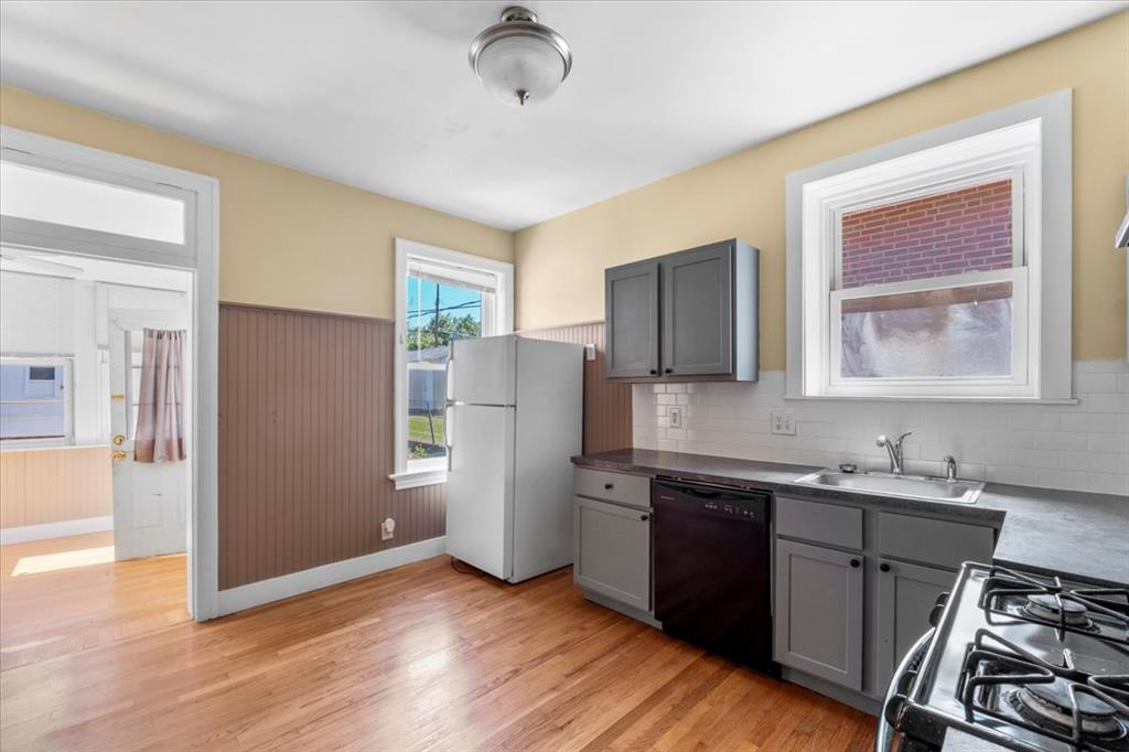 St Louis, Missouri 63116, United States, 2 Bedrooms Bedrooms, ,1 BathroomBathrooms,Residential,Pending,135666