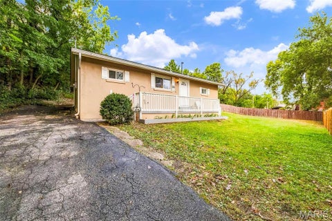 Tiny photo for 202 2nd Street, Winfield, MO 63389 (MLS # 26063550)