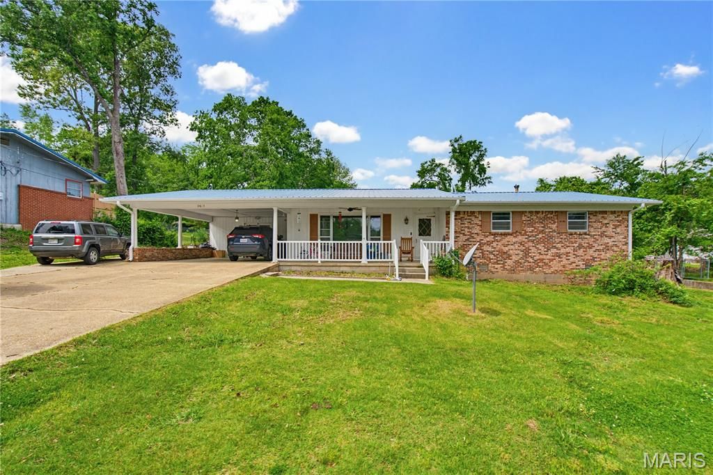 Photo of 2613 N 14th Street, Poplar Bluff, MO 63901 (MLS # 26027291)