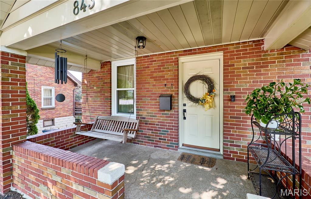 843 N Florissant Road