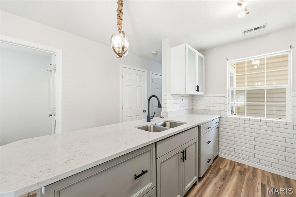 Woodside Crk Town Homes 04 - Residential