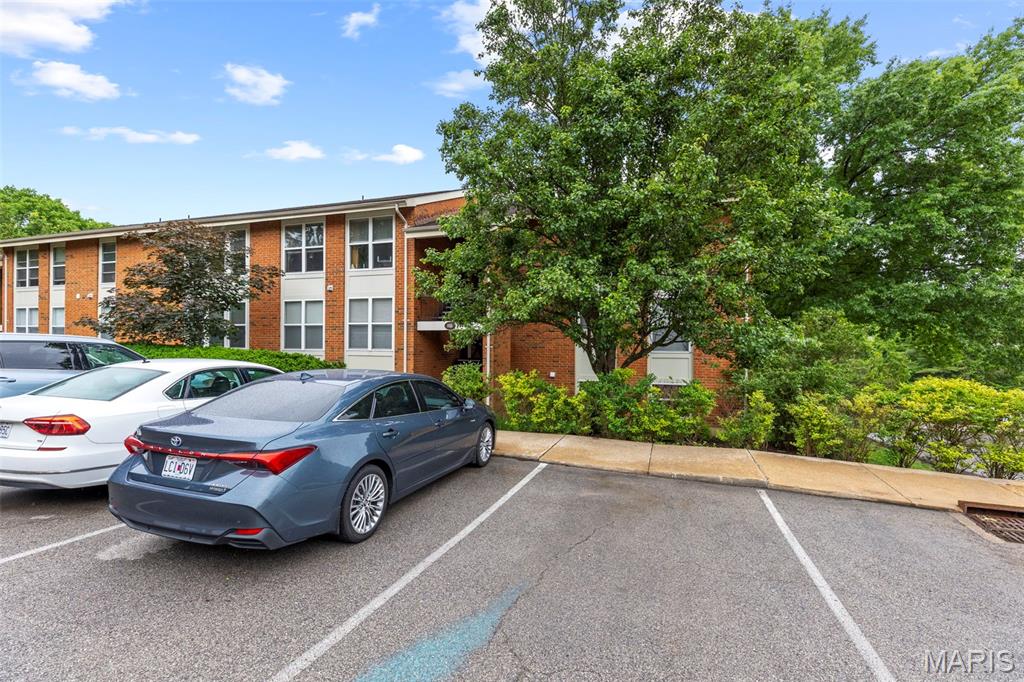 Greenbriar Condo - Residential