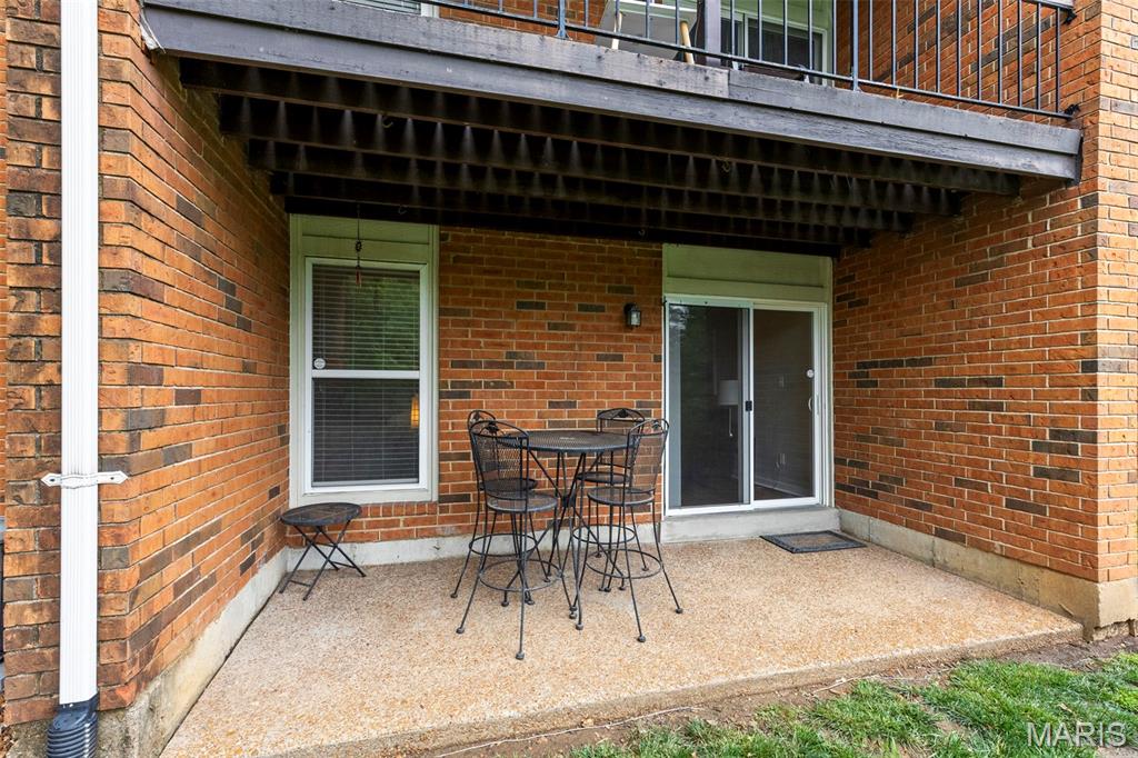 Greenbriar Condo - Residential