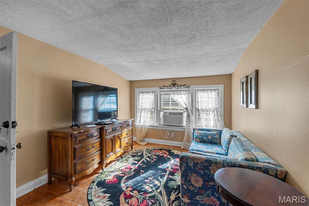 Fifth Principal Meridian - Residential