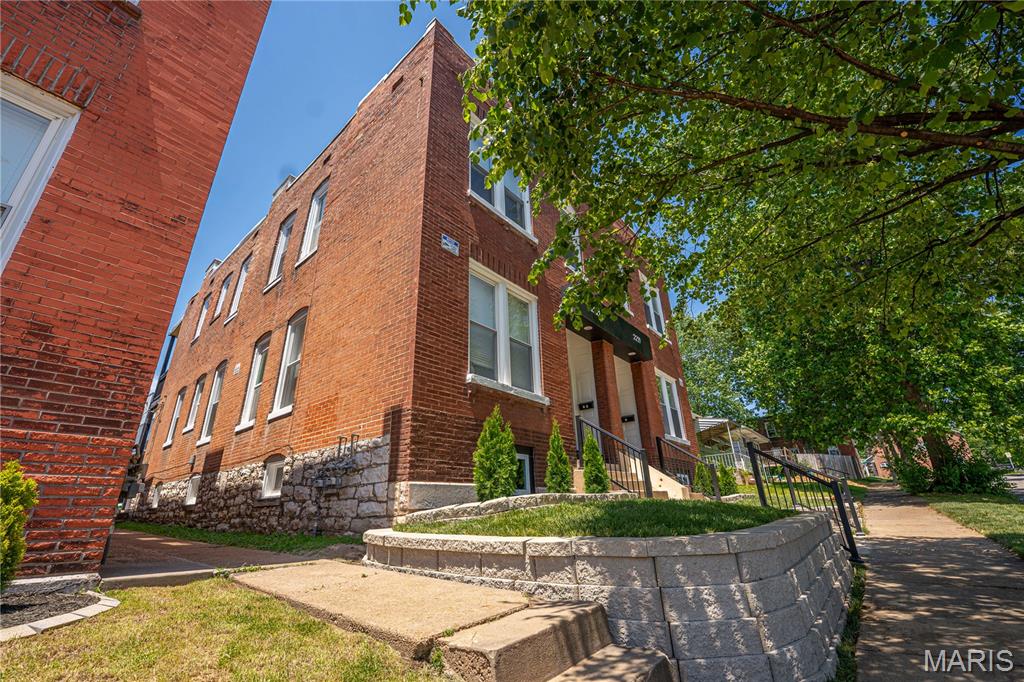 2219 Benton Terrace
