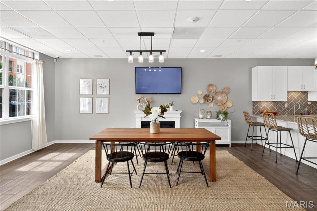 Kirkwood, Missouri 63122, United States, 1 Bedroom Bedrooms, ,2 BathroomsBathrooms,Residential,Active,202634