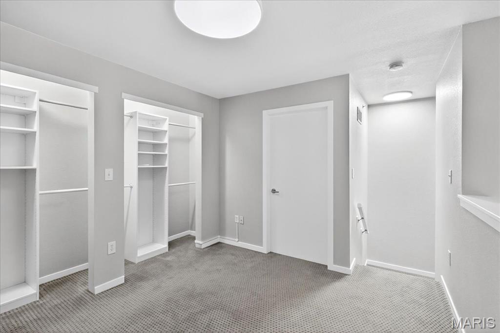 Kirkwood, Missouri 63122, United States, 1 Bedroom Bedrooms, ,2 BathroomsBathrooms,Residential,Active,202634