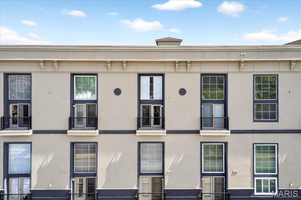 Kirkwood, Missouri 63122, United States, 1 Bedroom Bedrooms, ,2 BathroomsBathrooms,Residential,Active,202634