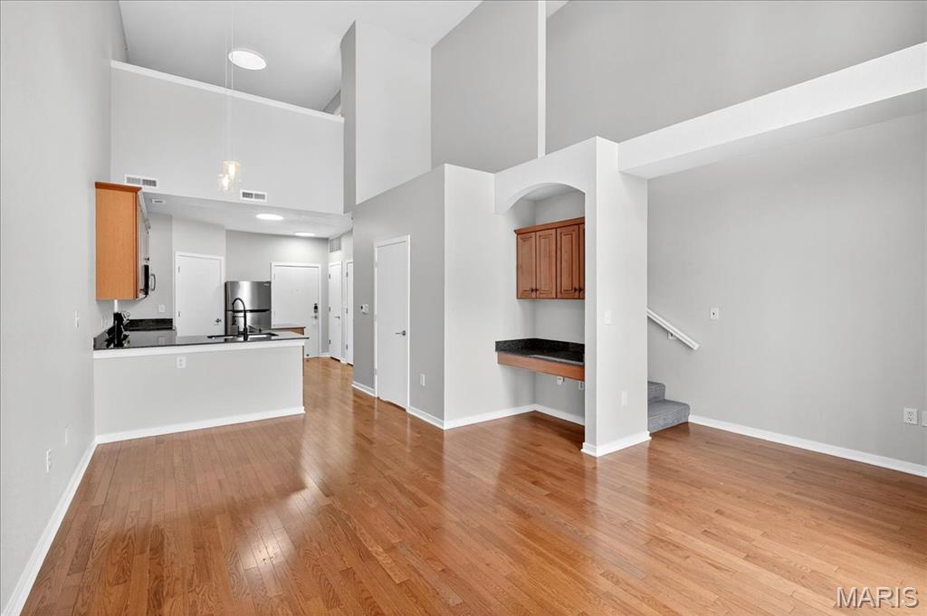 Kirkwood, Missouri 63122, United States, 1 Bedroom Bedrooms, ,2 BathroomsBathrooms,Residential,Active,202634