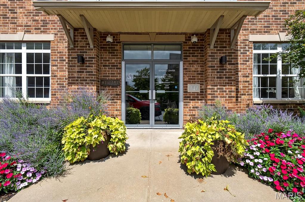 Kirkwood, Missouri 63122, United States, 1 Bedroom Bedrooms, ,2 BathroomsBathrooms,Residential,Active,202634