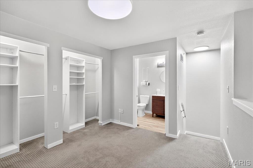 Kirkwood, Missouri 63122, United States, 1 Bedroom Bedrooms, ,2 BathroomsBathrooms,Residential,Active,202634