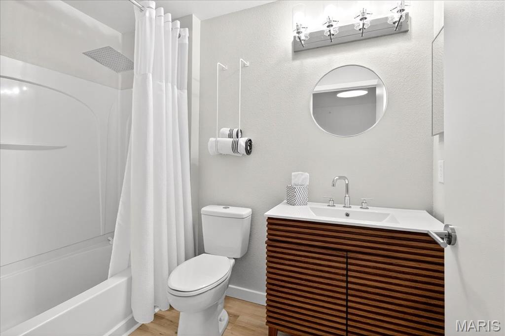 Kirkwood, Missouri 63122, United States, 1 Bedroom Bedrooms, ,2 BathroomsBathrooms,Residential,Active,202634