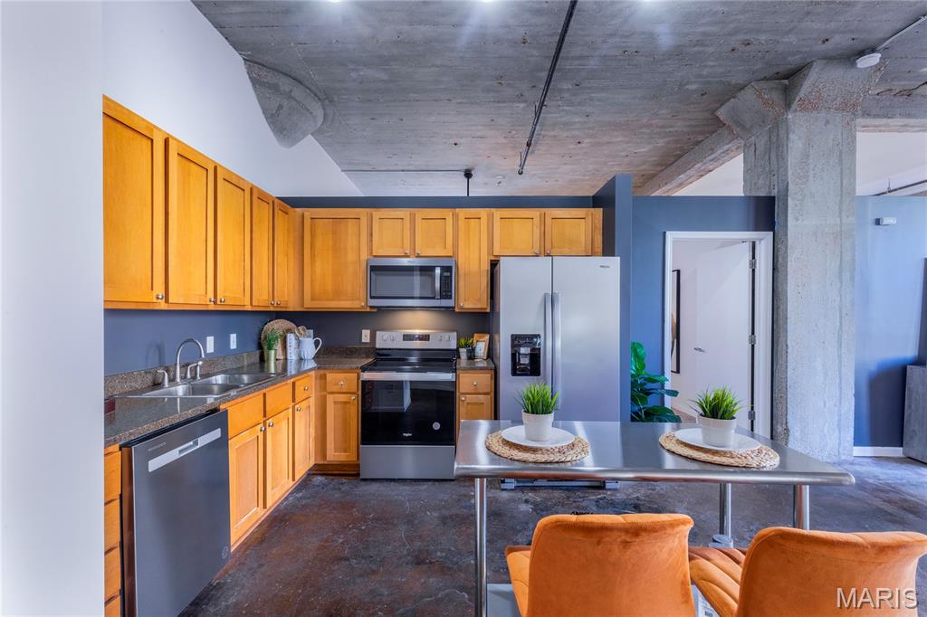 Lucas Lofts - Residential Lease