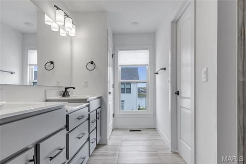 Tiny photo for 16507 Honey Locust Drive #303, Chesterfield, MO 63005 (MLS # 25075970)