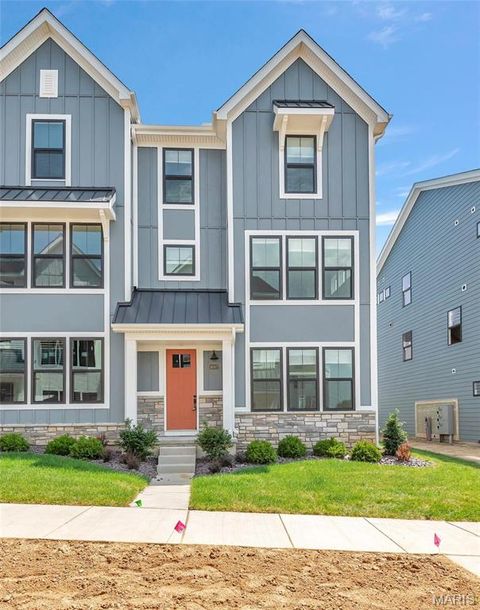 Photo of 16507 Honey Locust Drive #303, Chesterfield, MO 63005 (MLS # 25075970)