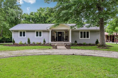 Photo of 16016 Rugby Trail, Litchfield, IL 62056 (MLS # 26031736)