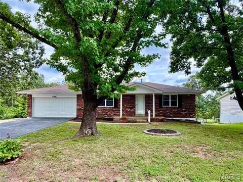 Photo of 14048 Trails End Drive, De Soto, MO 63020 (MLS # 26047383)