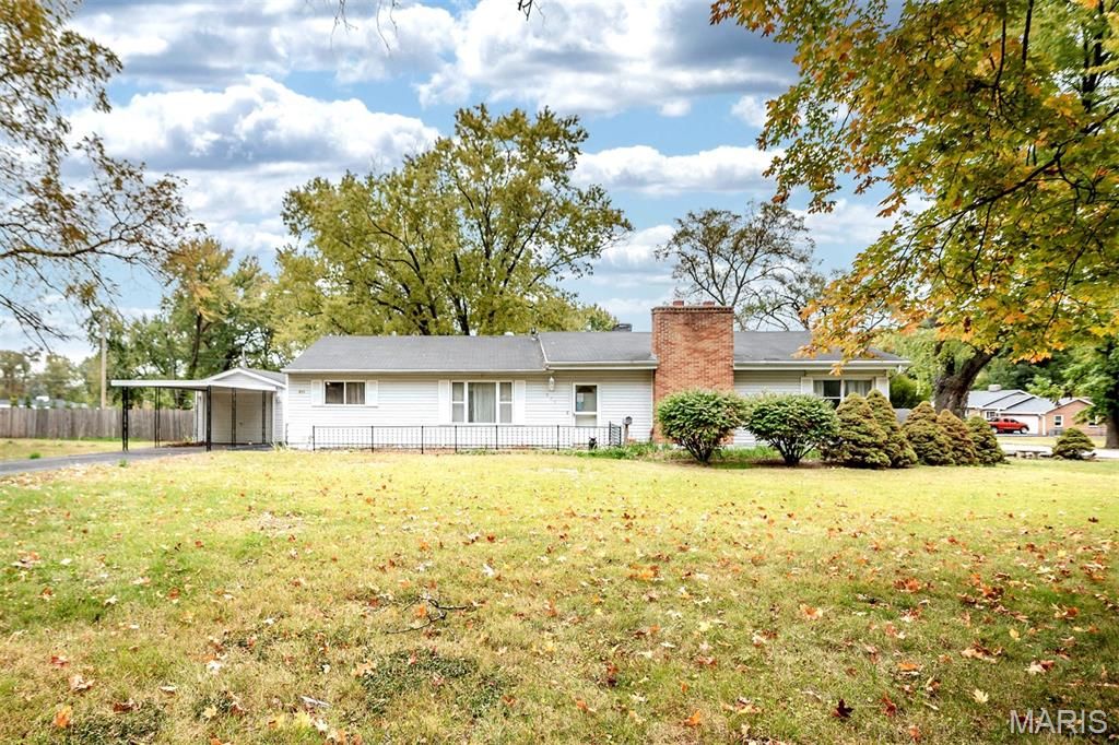 Photo of 311 Utz Lane, Hazelwood, MO 63042 (MLS # 25073643)