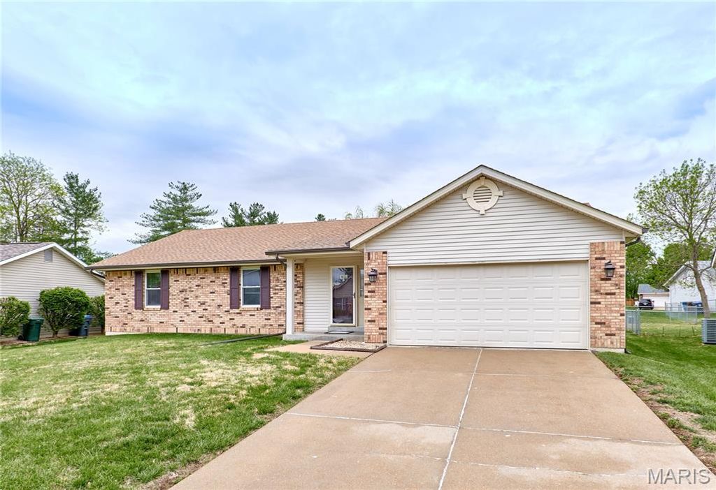 Photo of 1153 Spencer Hill Drive, St Peters, MO 63376 (MLS # 26012326)