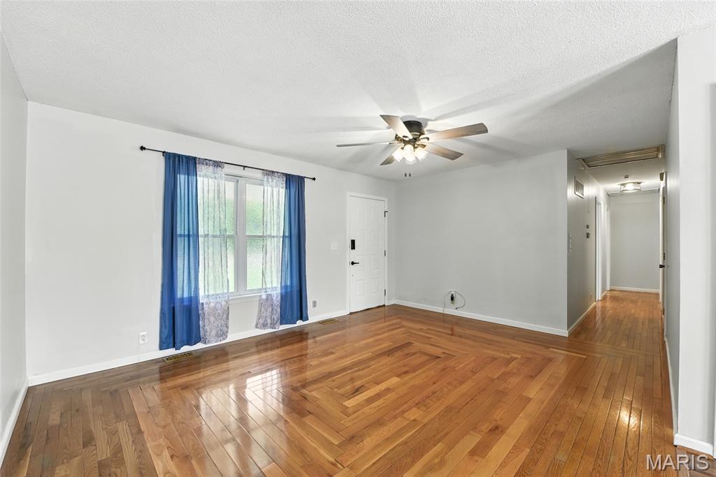2709 Victoria Road