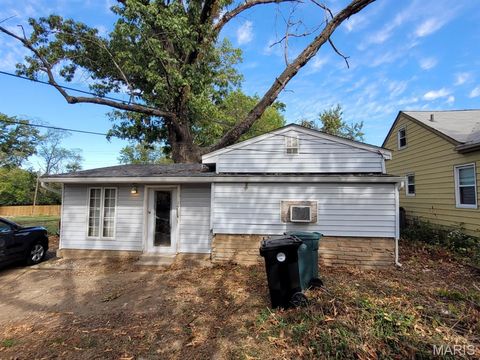 Photo of 10835 Big Bend Road, Kirkwood, MO 63122 (MLS # 25069739)