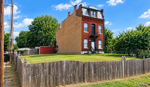 Tiny photo for 2211 Shenandoah Avenue, St Louis, MO 63104 (MLS # 26058895)